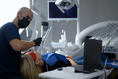 Centrum Stomatologiczne DentalCover - implanty zębów Wrocław