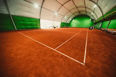Lotnicza Tennis Club - kryte korty tenisowe we Wrocławiu